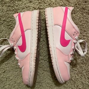 Nike Triple Pink Dunks